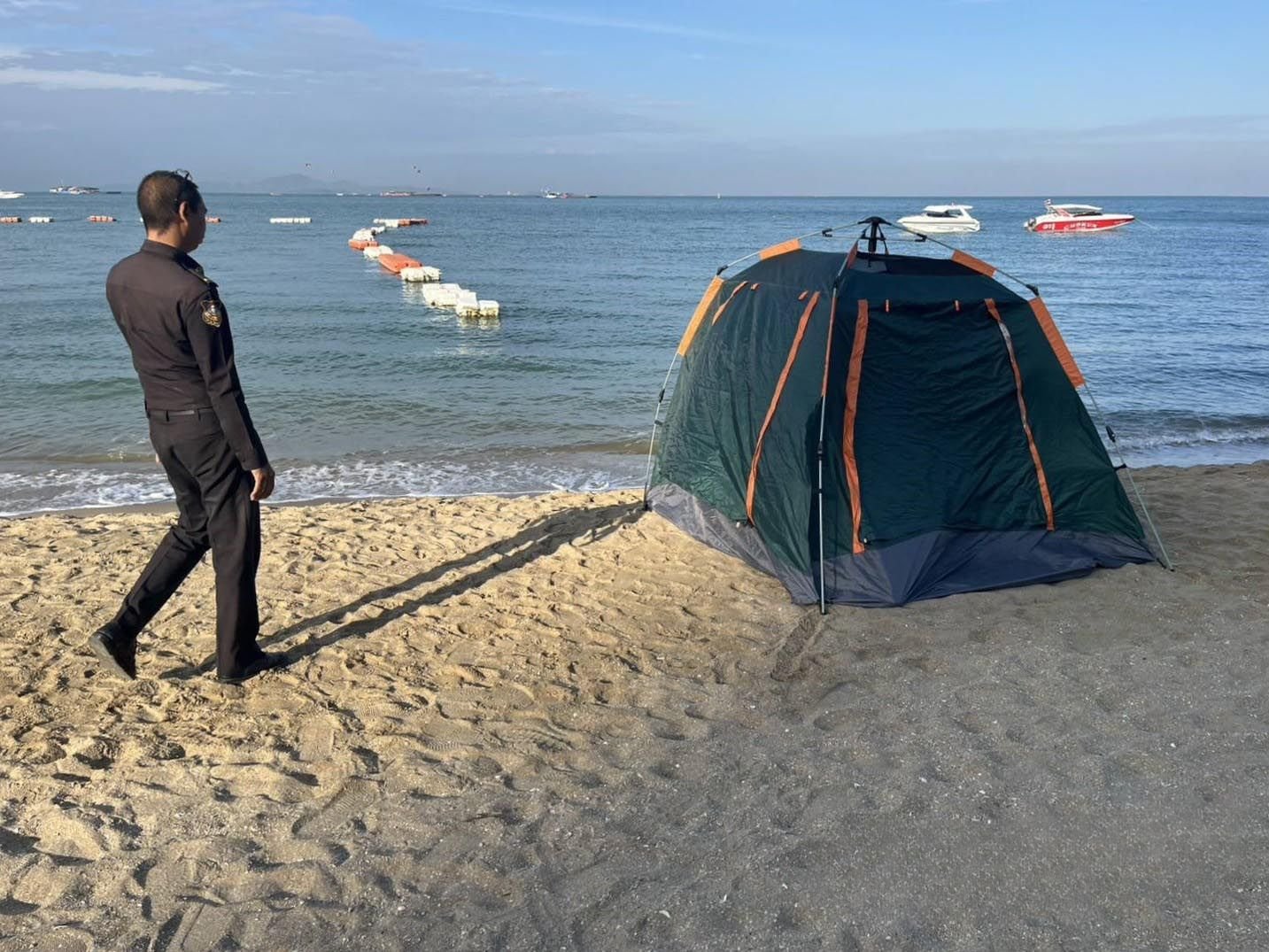 Pattaya's beach camping proposal faces opposition from tourists | News by Thaiger