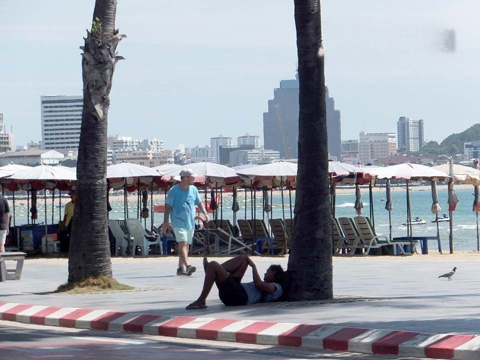 China slowdown drags Thailand tourist arrivals down 7% | News by Thaiger