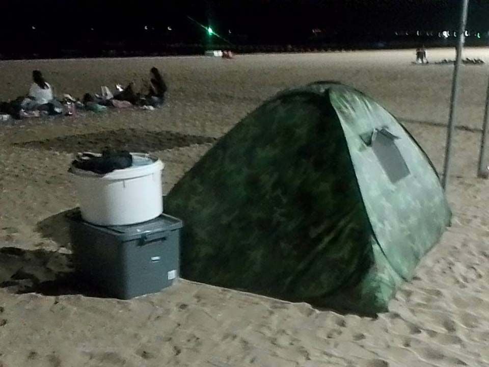 Pattaya's beach camping proposal faces opposition from tourists | News by Thaiger