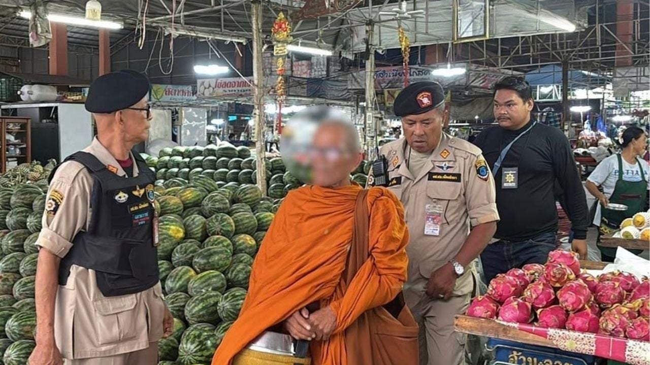 Pattaya monks slammed for loitering at markets for alms | Thaiger