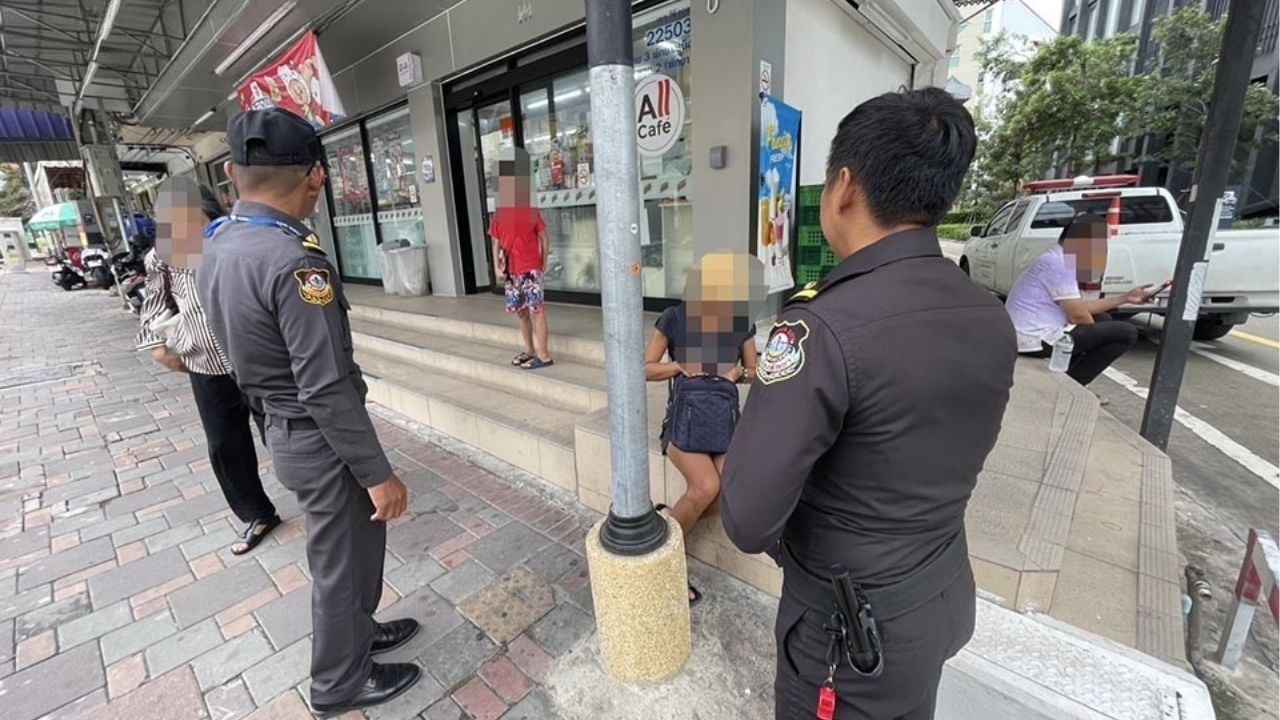 Pattaya police escort mother and child home after begging incident | Thaiger