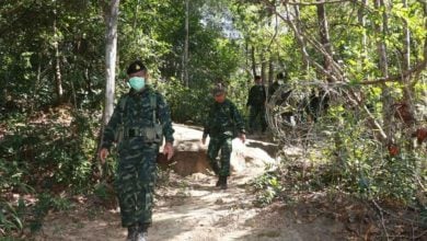Gunfire erupts as Cambodian troops target Thai border fence | Thaiger