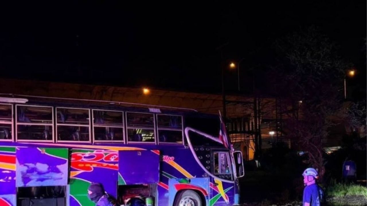 Bus driver found dead beside parked vehicle in Chachoengsao | Thaiger