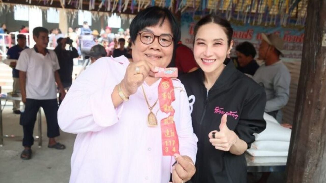 Lucky firecracker numbers spark lotto frenzy in Suphan Buri | Thaiger