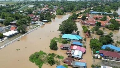 Chao Phraya Dam surge floods Ayutthaya and displaces thousands | Thaiger