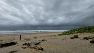 Tourist rescued after ignoring red flags at Karon Beach | Thaiger
