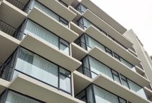 Australian man survives knife slash and hotel plunge in Pattaya | Thaiger