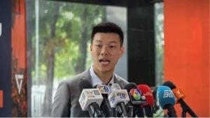People’s Party leader stands firm on lese majeste reform stance | Thaiger