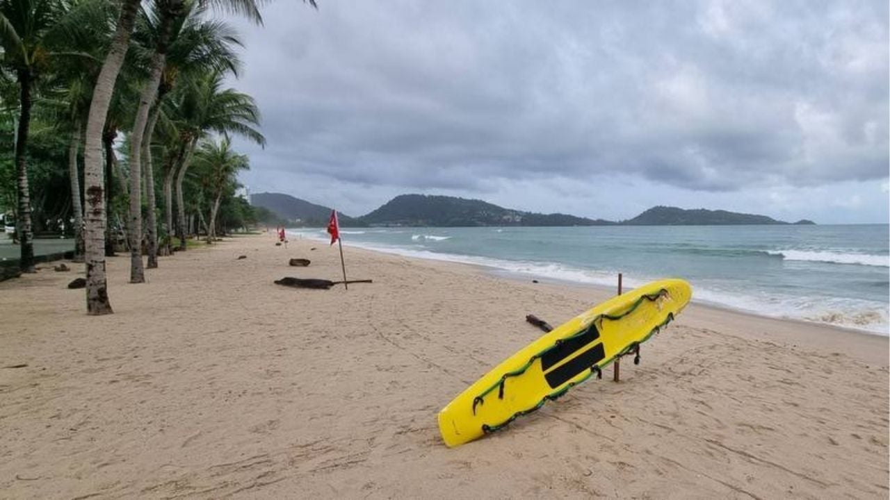 French tourist drowns after late-night swim at Patong | Thaiger