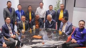 50 Chumphon politicians jump ship to back Anutin’s Bhumjaithai | Thaiger