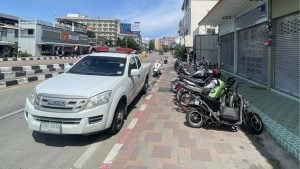 Pattaya drivers slam selective crackdown on odd-even parking | Thaiger