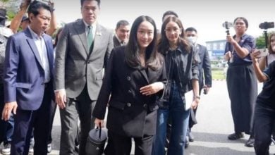 Thaksin’s daughters bring cash and comfort to jailed ex-PM | Thaiger