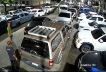 Samut Prakan truck mishap triggers domino crash of 10 cars (video) | Thaiger