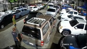 Samut Prakan truck mishap triggers domino crash of 10 cars (video) | Thaiger