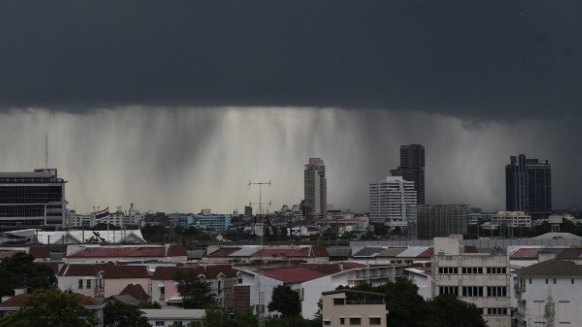 Heavy rainfall alert issued for 50 Thai provinces, including Bangkok | Thaiger
