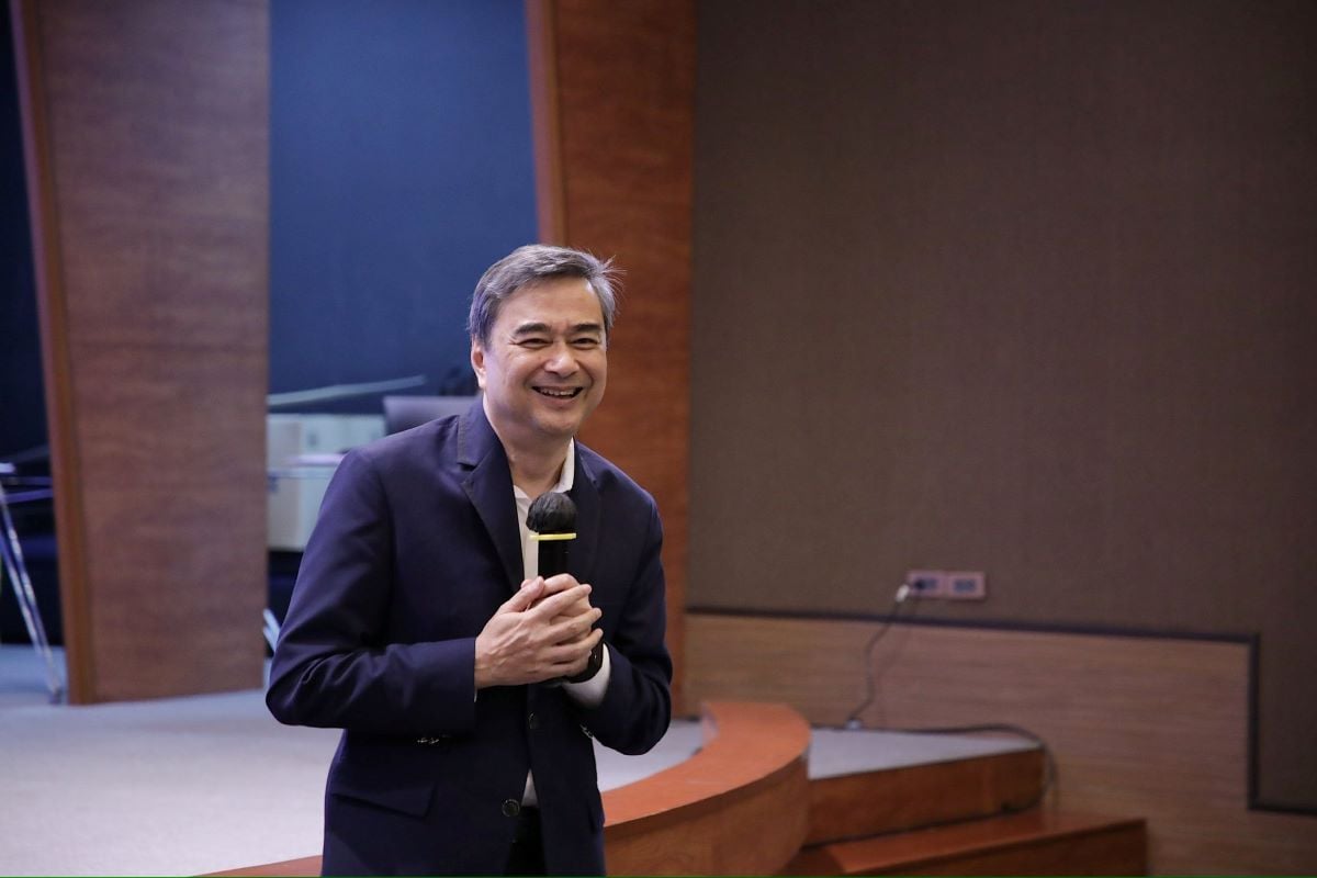 Abhisit Vejjajiva top choice to lead Democrat Party: NIDA poll | Thaiger