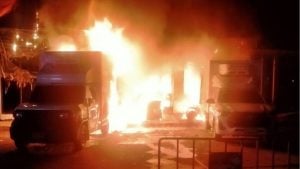 Man found dead after Bangkok shophouse fire sparked by refrigerated truck | Thaiger