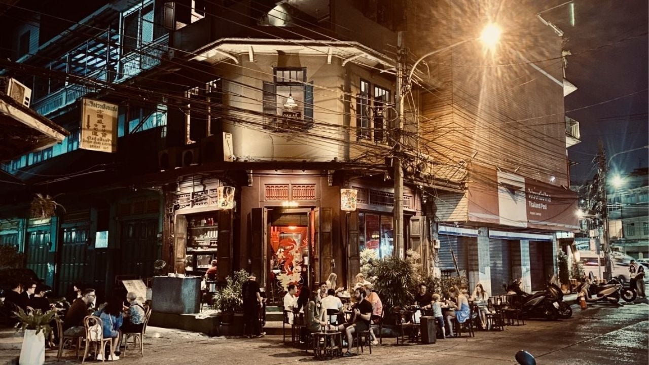 Bangkok after dark: Where to find gin cocktails with jazz and the old town charm | News by Thaiger