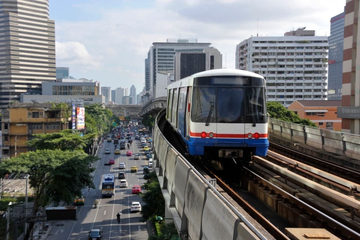 Bangkok metro lines revert to original fares after 20-baht cap ends | News by Thaiger
