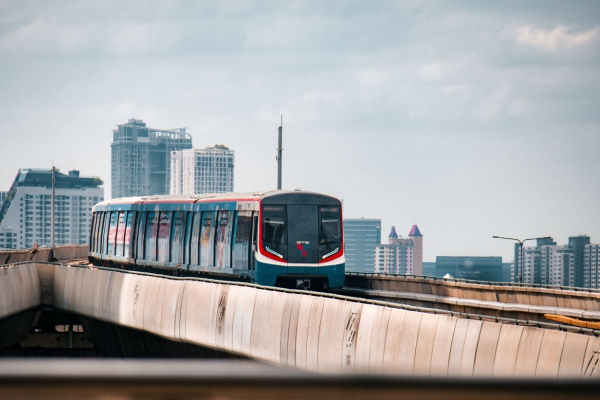 Court orders BMA to pay 11 billion baht to BTS for Green Line operations | News by Thaiger