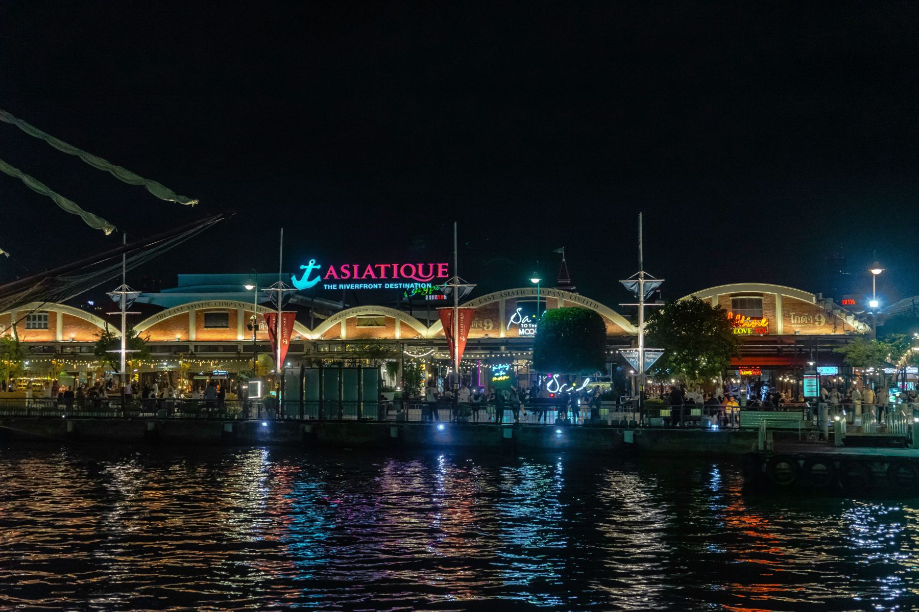 View of Asiatique from the river | Photo by Kylle Pangan on Unsplash