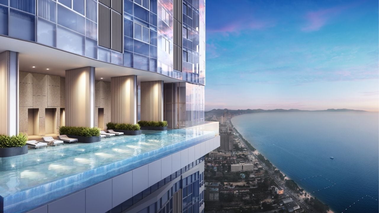 View of the infinity pool at Skypark Lucean Jomtien Pattaya