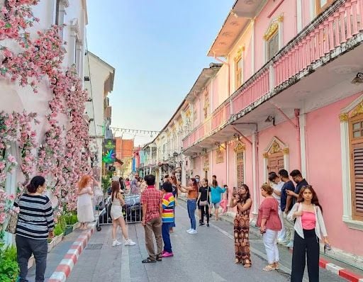 Tourist surge in Phuket drives revenue into the billions | News by Thaiger