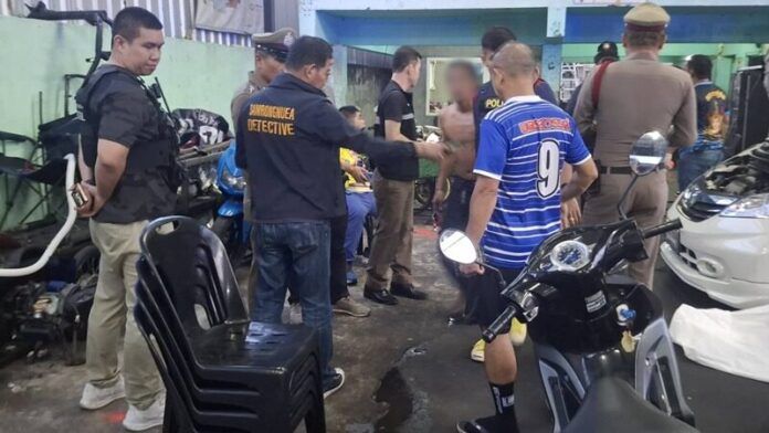Samut Prakan garage shootout leaves 1 dead, 2 seriously injured | News by Thaiger