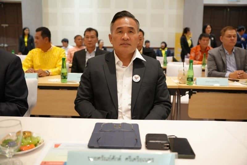 New Phuket governor kicks off term with youth unity project | News by Thaiger
