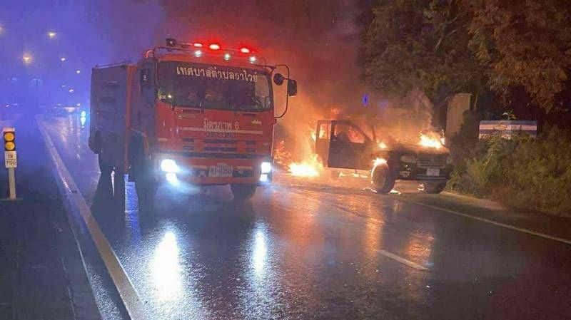 Foreigner escapes blazing car inferno on Phuket roadside | News by Thaiger