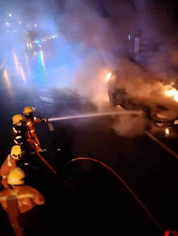 Foreigner escapes blazing car inferno on Phuket roadside | News by Thaiger