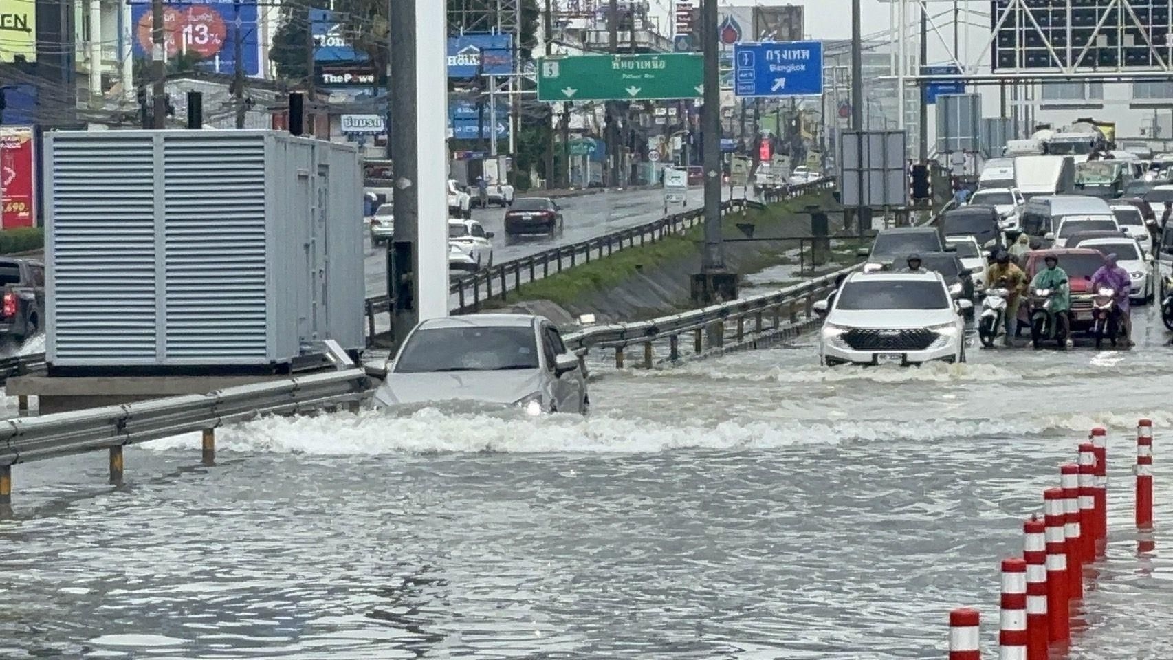 Stormy skies bring another wet week to Thailand | News by Thaiger