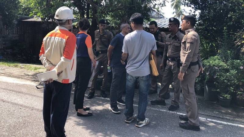 Helmet row sparks blockade at Phuket company gate | News by Thaiger