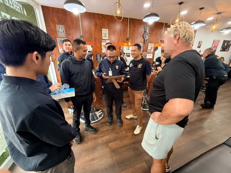 Phuket raids target foreigners in illegal business crackdown | News by Thaiger