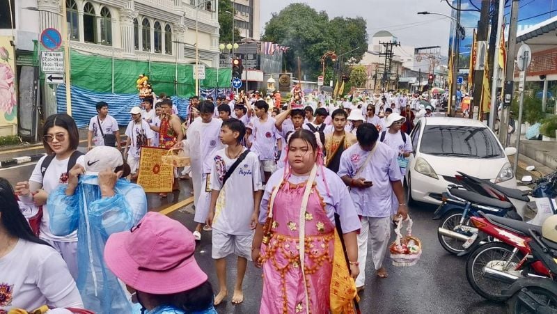 Phuket’s veggie fest ends with sacred send-off to the gods | News by Thaiger