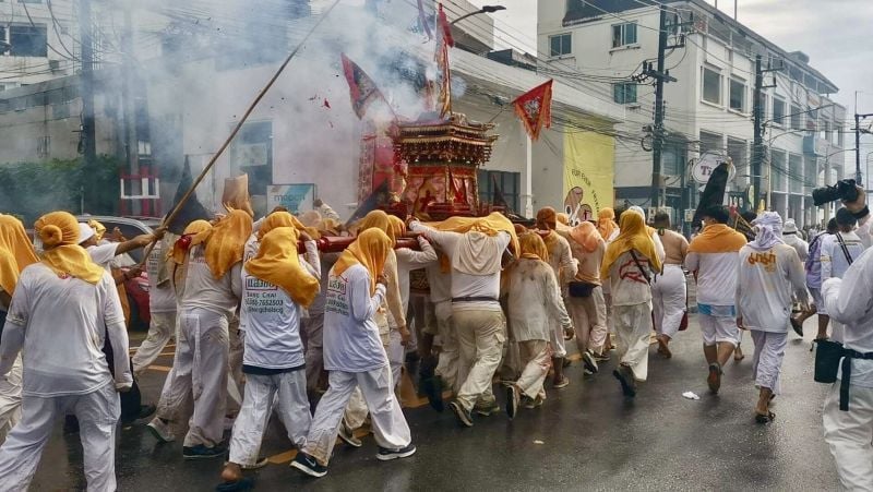 Phuket’s veggie fest ends with sacred send-off to the gods | News by Thaiger