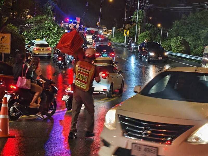 Tree and power pole fall cuts traffic on Patong Hill road | News by Thaiger