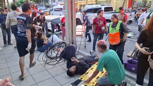Bangkok taxi crash leaves 1 dead and 13 injured in pile-up | News by Thaiger