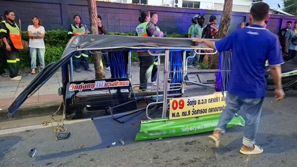 Bangkok taxi crash leaves 1 dead and 13 injured in pile-up | News by Thaiger
