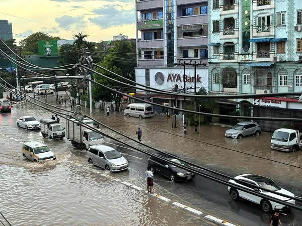 Thunderstorms loom as monsoon lashes central Thailand | News by Thaiger