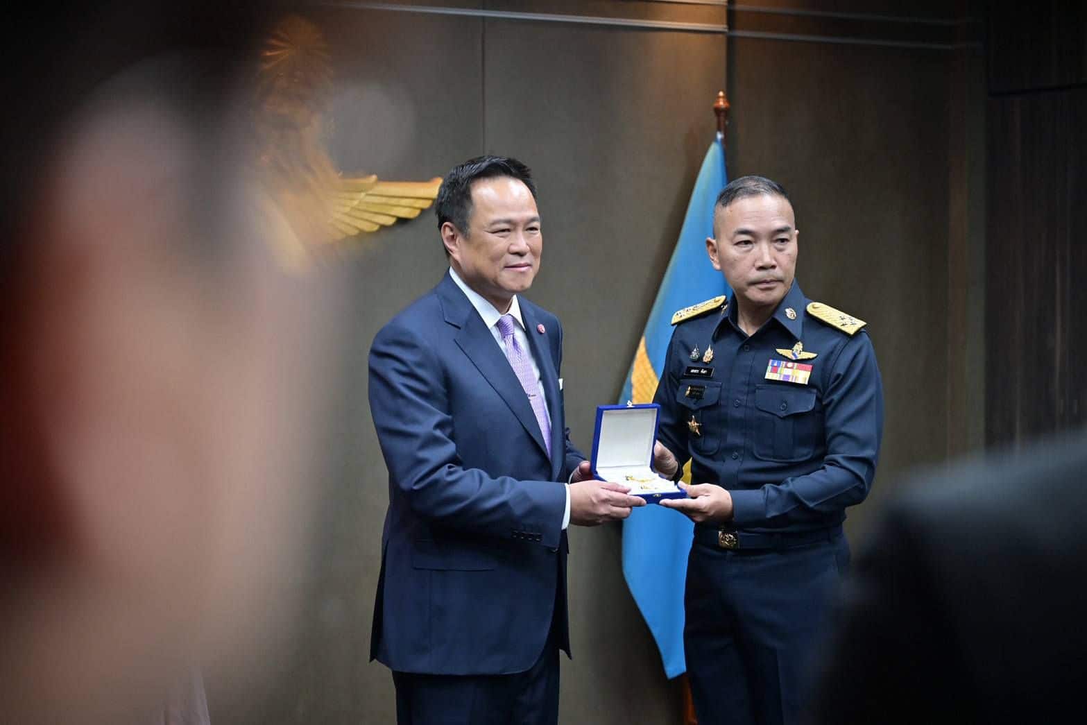 PM Anutin’s first foreign trip seals major Thai-Lao crime pact | News by Thaiger