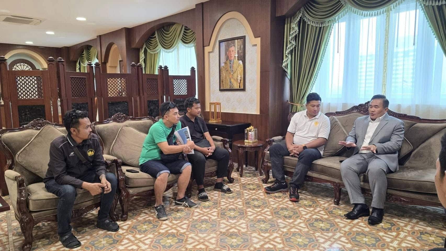 Hackers hijack Phuket ride-hailing apps in taxi scam chaos | News by Thaiger