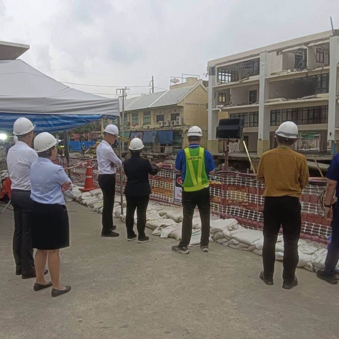 Bangkok’s giant sinkhole grows, gobbles up more sand | News by Thaiger