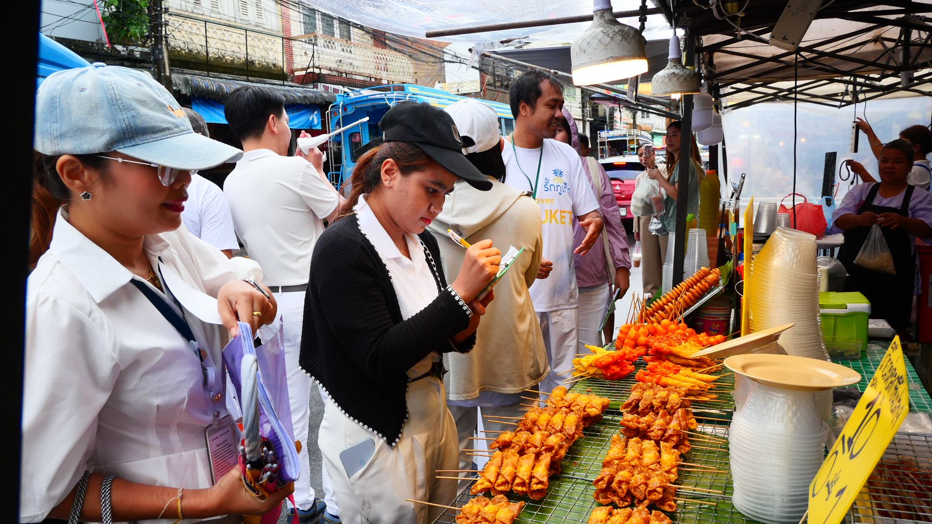 Phuket Vegetarian Festival vendors told to clean up and price up | News by Thaiger