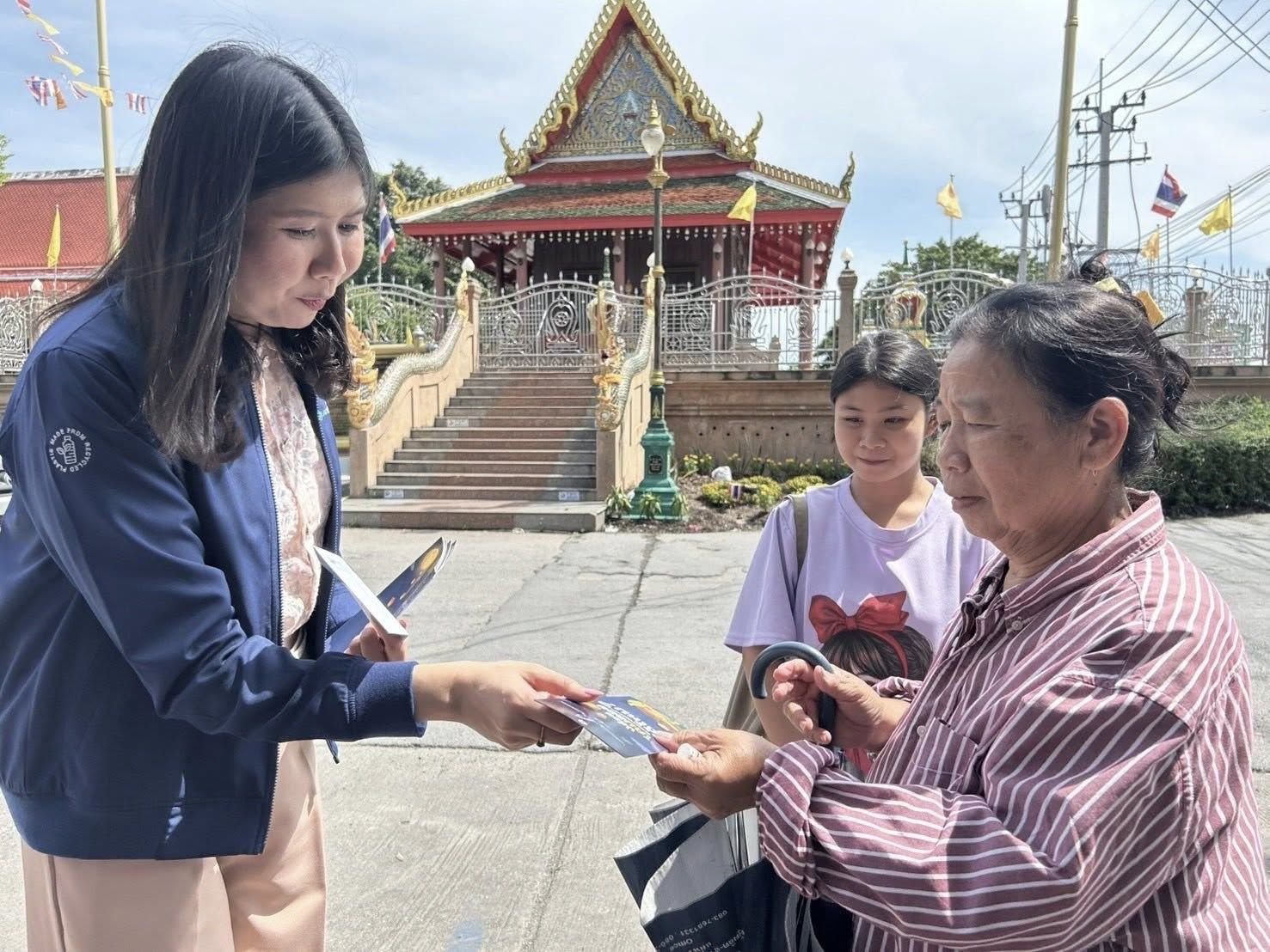 Suvarnabhumi warns against lanterns and lasers this Loy Krathong | News by Thaiger