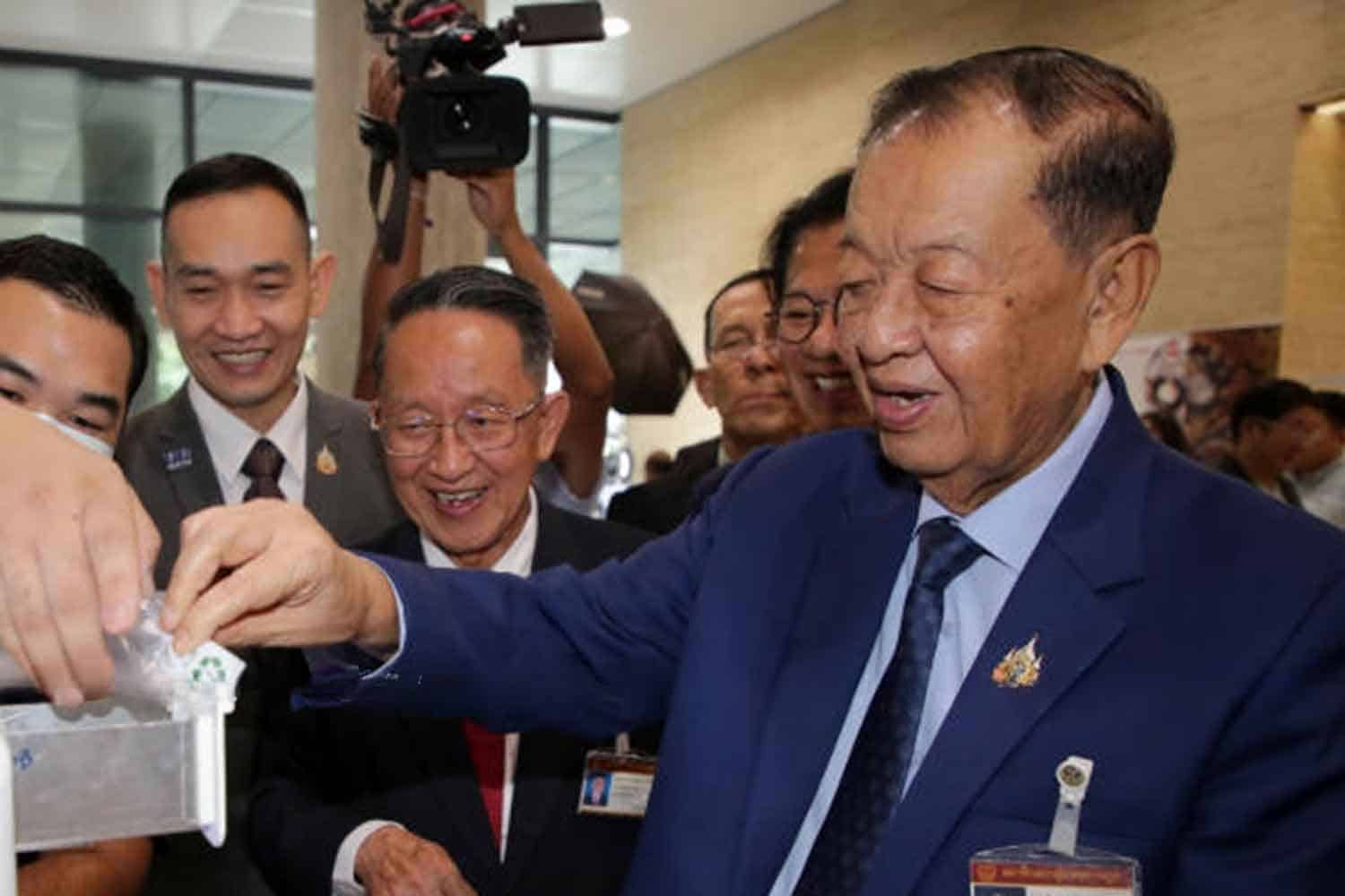Celebrity cop hire lands Thai House speaker in hot water | News by Thaiger