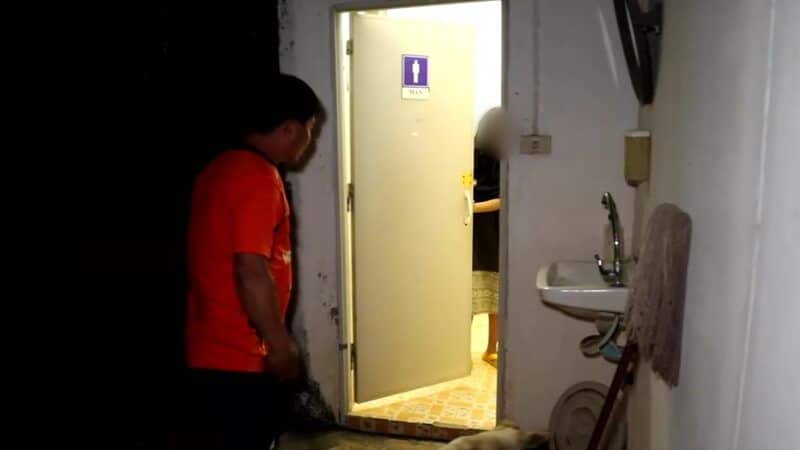 Confused woman locks herself in Udon Thani men’s loo | News by Thaiger