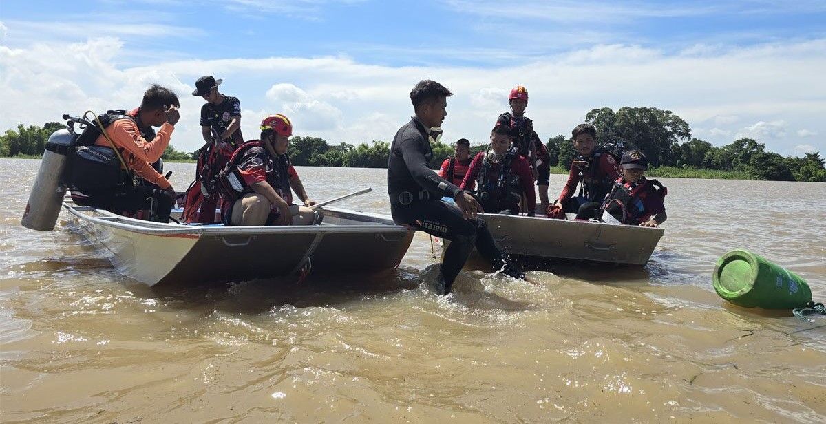 Four drown as flooding worsens in Ayutthaya, over 42,000 households affected | News by Thaiger