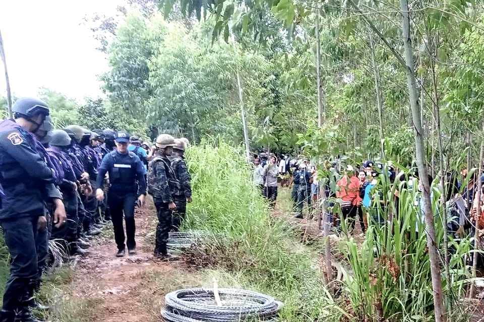 Anutin tells Cambodia: Pull out weapons, civilians first | News by Thaiger