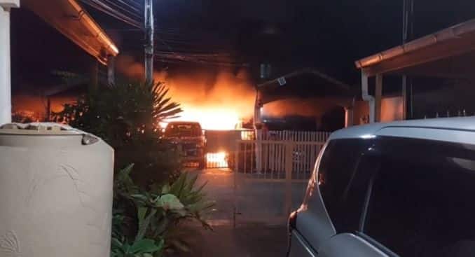 Rayong house fire kills 7 as family trapped in blaze (video) | News by Thaiger